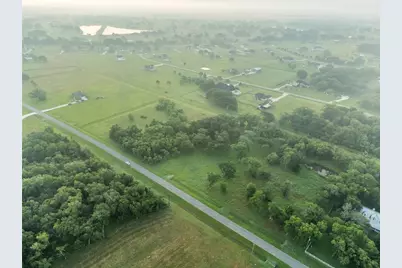 814 Cross Timbers Drive, Rosharon, TX 77583 - Photo 2