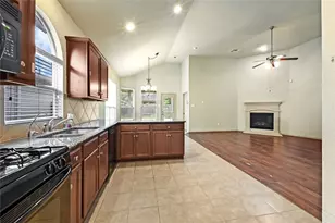 8706 Sunrise Canter Dr, Tomball, TX 77375 - Photo 10