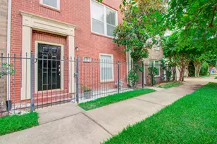 1733 Tuam St, Houston, TX 77004 - Photo 1