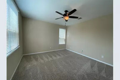 10418 Quiet Courtyard Road, Houston, TX 77043 - Photo 32