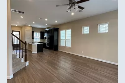 10418 Quiet Courtyard Road, Houston, TX 77043 - Photo 12
