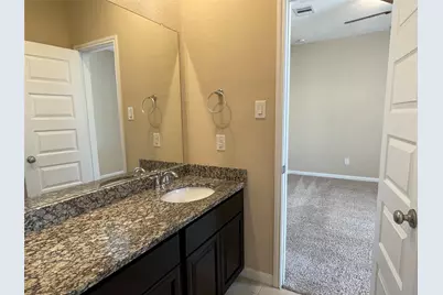 10418 Quiet Courtyard Road, Houston, TX 77043 - Photo 40