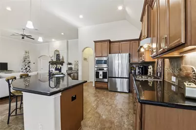 11914 Pearl Lane, Mont Belvieu, TX 77535 - Photo 14