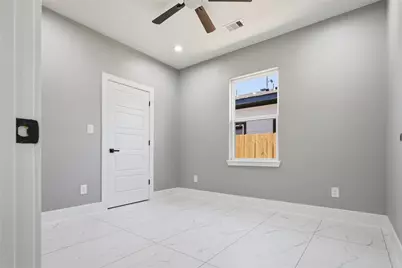 8216 Locksley Road, Houston, TX 77078 - Photo 10