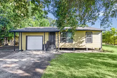 2412 28th Avenue N, Texas City, TX 77590 - Photo 1