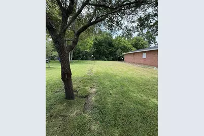 2912 Avenue J P Davis Avenue, Bay City, TX 77414 - Photo 2