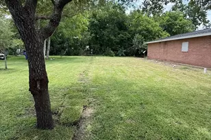 2912 Ave J P Davis Ave, Bay City, TX 77414 - Photo 2