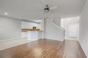 58 S Burberry Park Cir, The Woodlands, TX 77382 - Photo 6