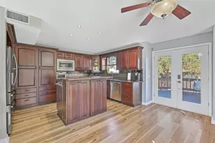 114 24th St, Dickinson, TX 77539 - Photo 10