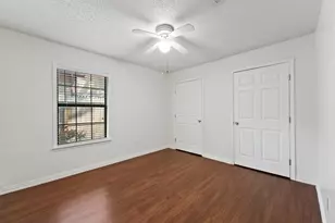 7715 Candlegreen Ln, Houston, TX 77071 - Photo 14