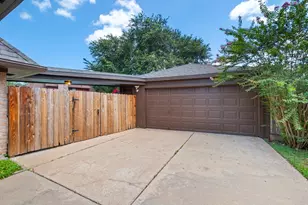 2803 Edgewood Dr, Sugar Land, TX 77479 - Photo 4