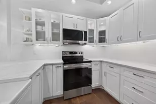 6000 Sugar Hill Dr, Houston, TX 77057 - Photo 6