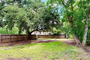 317 San Jacinto St, La Porte, TX 77571 - Photo 14