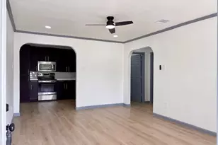 317 San Jacinto St, La Porte, TX 77571 - Photo 2