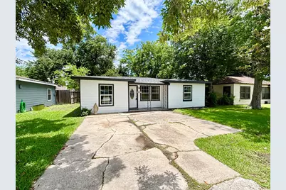 317 San Jacinto Street, La Porte, TX 77571 - Photo 1