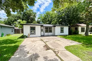 317 San Jacinto St, La Porte, TX 77571 - Photo 1