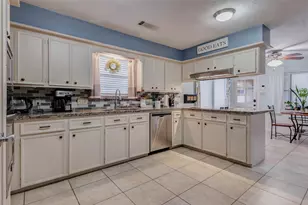3414 Maple Park Dr, Houston, TX 77339 - Photo 6