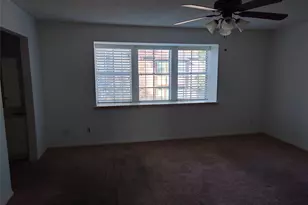 10546 Hammerly Blvd, Houston, TX 77043 - Photo 12