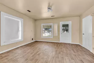 203 W Powell St, Willis, TX 77378 - Photo 14