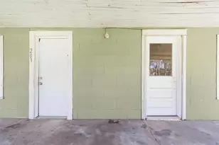 203 W Powell St, Willis, TX 77378 - Photo 4