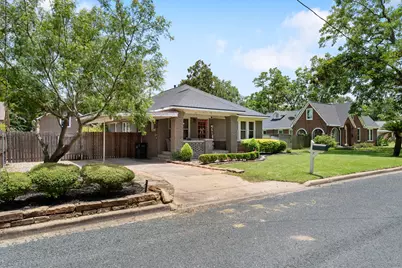 707 Heights Street, El Campo, TX 77437 - Photo 2