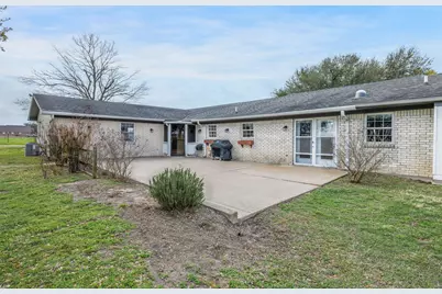 2042 US Highway 77, Lott, TX 76656 - Photo 12