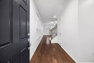 10043 Fallen Woods Dr, Houston, TX 77080 - Photo 2