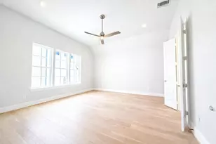 11069 Chatterton Dr, Houston, TX 77043 - Photo 6