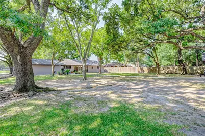 9218 Hammerly Boulevard, Houston, TX 77080 - Photo 36