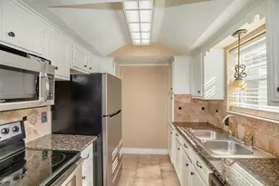 431 Sunset Dr, Dickinson, TX 77539 - Photo 4