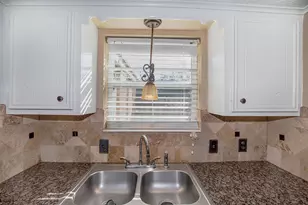 431 Sunset Dr, Dickinson, TX 77539 - Photo 6