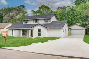 550 Roanoke Dr, Conroe, TX 77302 - Photo 2