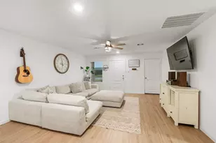 744 Autumn Cherry Trl, Magnolia, TX 77354 - Photo 4