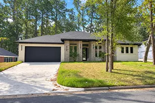 2405 W Greenbriar Dr, Huntsville, TX 77340 - Photo 1