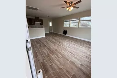 702 McDaniel Street #B, Houston, TX 77022 - Photo 4