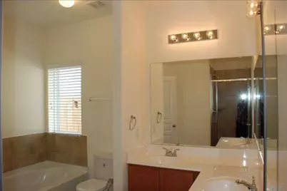 111 Cheyenne River Drive, La Marque, TX 77568 - Photo 4