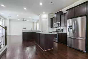 5323 Kiam St, Houston, TX 77007 - Photo 2