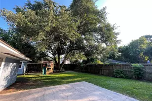 3229 Westridge St, Houston, TX 77025 - Photo 32