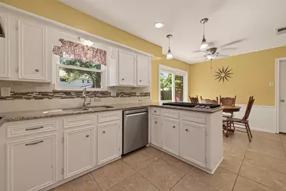 4142 Willow Hill Drive, Seabrook, TX 77586 - Photo 8