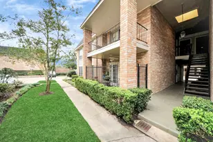 2224 S Piney Point Rd, Houston, TX 77063 - Photo 2