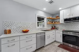 712 Barbara St, Tomball, TX 77375 - Photo 6