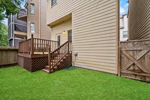 2045 W 14th 1/2 St, Houston, TX 77008 - Photo 34
