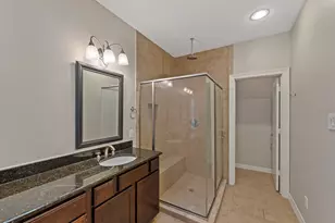 2045 W 14th 1/2 St, Houston, TX 77008 - Photo 24