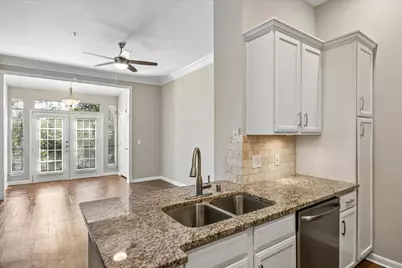 5353 Memorial Drive #2070, Houston, TX 77007 - Photo 1