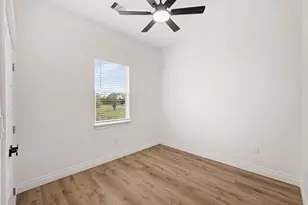 21652 Hwy 90 N, Bedias, TX 77831 - Photo 18