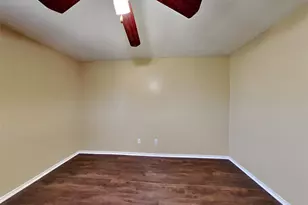 149 Bristol Bend Ln, Dickinson, TX 77539 - Photo 14