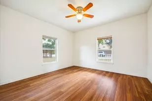 7933 Elwood St, Houston, TX 77012 - Photo 12