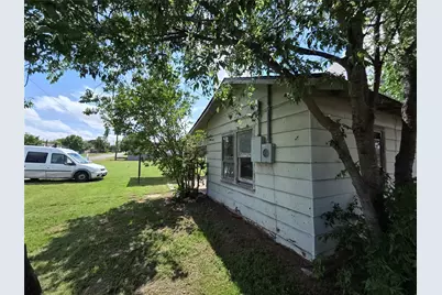 619 N Dunbar Street, Electra, TX 76360 - Photo 8