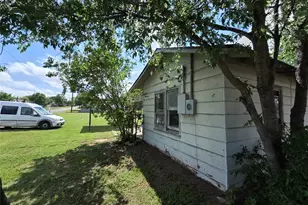 619 N Dunbar St, Electra, TX 76360 - Photo 8