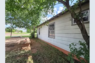 619 N Dunbar Street, Electra, TX 76360 - Photo 10